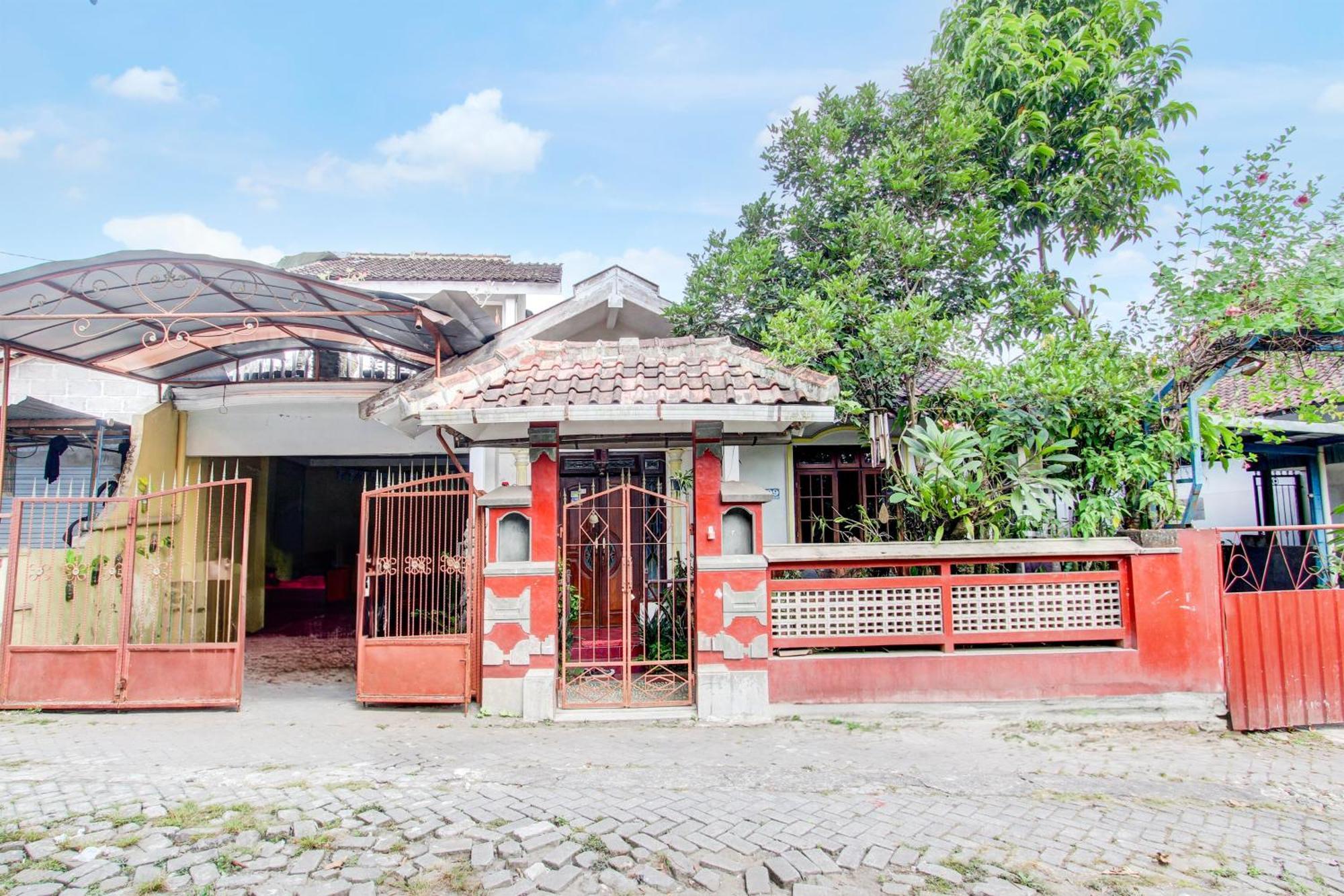 Oyo 94000 Omah Citra Genia Homestay Ngaglik 外观 照片